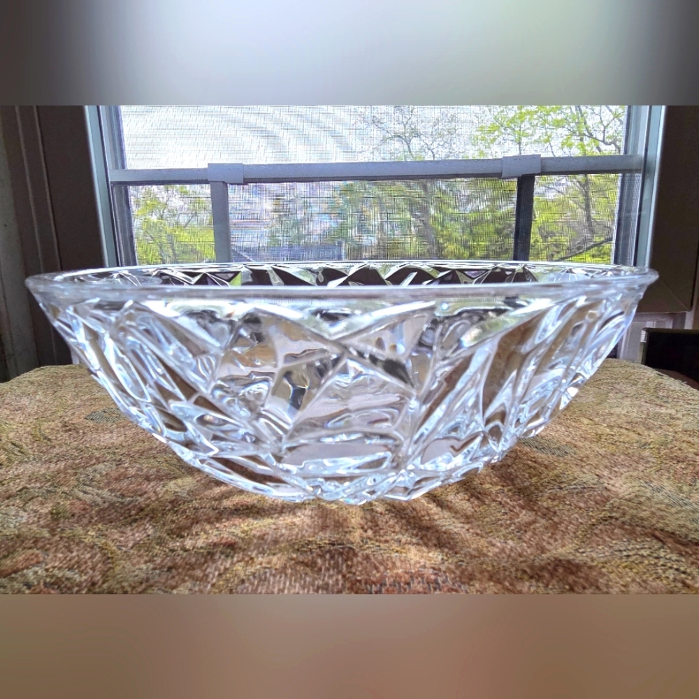 Tiffany & Co. Vintage ROCK CUT Crystal Serving Bowl 9in. 3.5 Height.